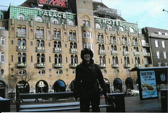 outside-palace-hotel-copenhagen-feb2006